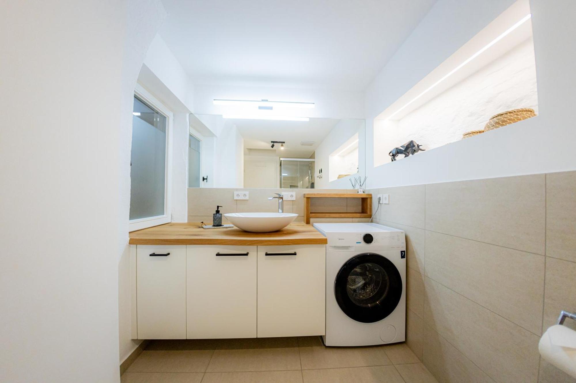 Highlight Am Stadtplatz Muehldorf - C4S Come4Stay - 2 Zimmer Wohnung I Bis Zu 5 Gaeste Kamer foto